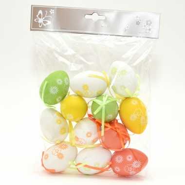 12x stuks paaseieren hangdecoratie pasen thema vrolijke kleurenmix 6 cm