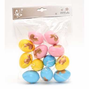 24x stuks paaseieren hangdecoratie pasen thema vrolijke kleurenmix 6 cm