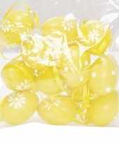 12x plastic eieren geel stippen en bloemen met lusje 4 cm