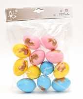24x stuks paaseieren hangdecoratie pasen thema vrolijke kleurenmix 6 cm 10268078